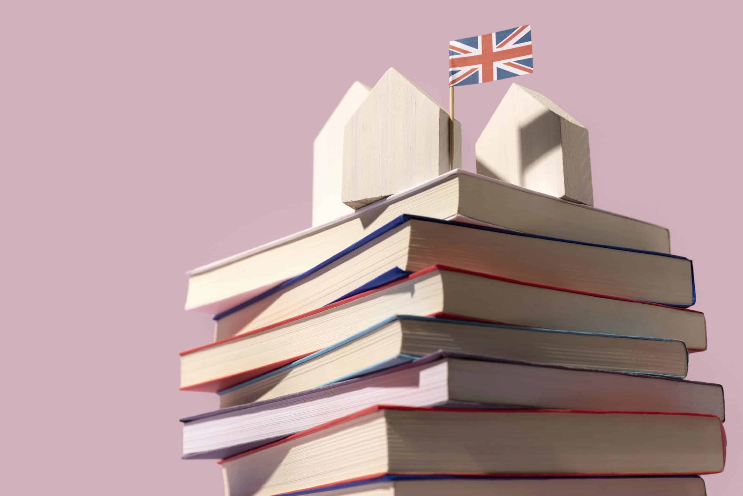 Vários livros empilhados